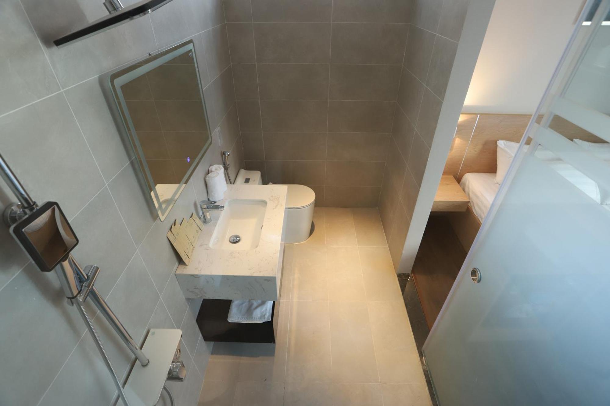Lanura Apartments And Hotel Ho Chi Minh City Exterior photo